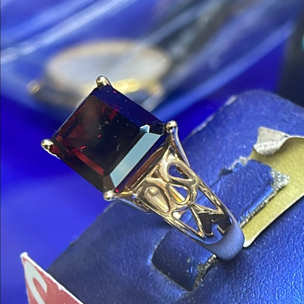 New 14K Gold and Sapphire Gemstone Ring